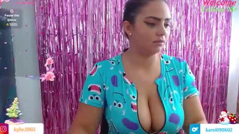 Snapshot of karol_09 chatting on 12.17.24 karol 09 online show from 12.17.24