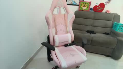    online show from 03.03.25