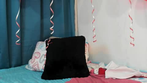 Snapshot of karol_w10 chatting on 02.13.25 karol_w10 online show from 02.13.25