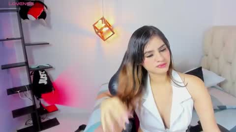 Snapshot of karolagrey chatting on 06.12.26 karolagrey online show from 06.12.26
