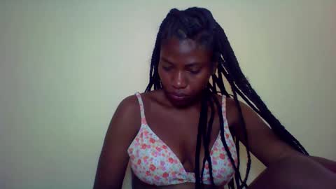 karoliee online show from 05.04.26