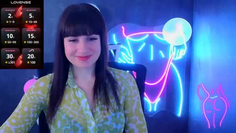 Caroline online show from 03.05.25