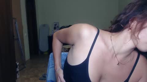 Snapshot of karolinasweet chatting on 12.03.24 Mila online show from 12.03.24