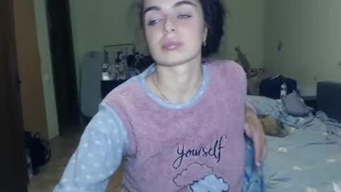 Snapshot of karolinasweet chatting on 12.12.24 Mila online show from 12.12.24