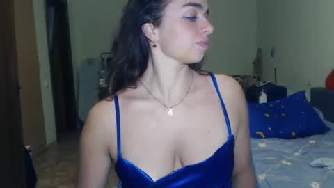Snapshot of karolinasweet chatting on 12.17.24 Mila online show from 12.17.24