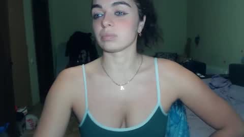 Snapshot of karolinasweet chatting on 01.17.25 Mila online show from 01.17.25