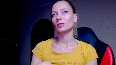 karoline121 online show from 10.14.25