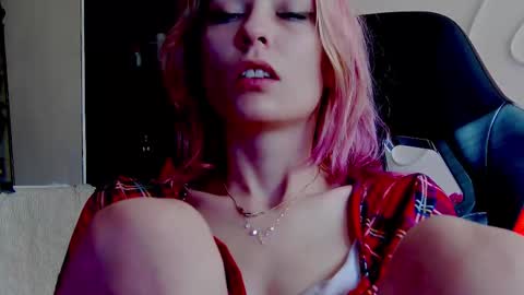 karoline121 online show from 11.24.25