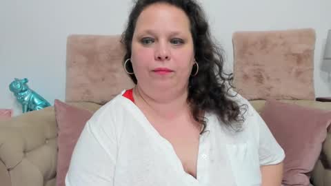 Snapshot of karolinejoyy chatting on 01.17.25 KarolineJoyy online show from 01.17.25