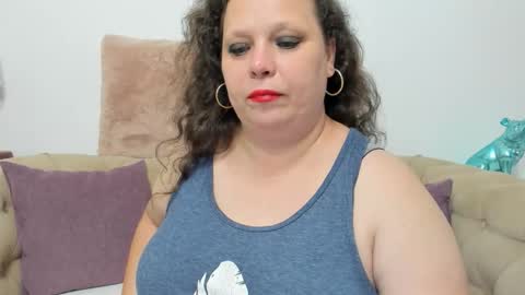 Snapshot of karolinejoyy chatting on 09.11.25 KarolineJoyy online show from 09.11.25