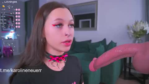 karolineneuer online show from 09.25.25