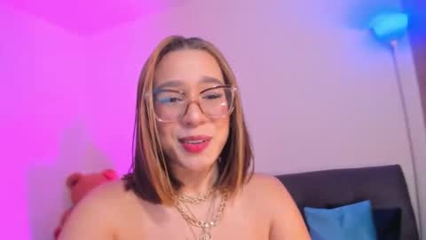 Karoll28s online show from 05.12.26