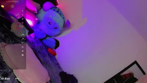 Snapshot of karoll_scoott chatting on 04.23.26 karol online show from 04.23.26