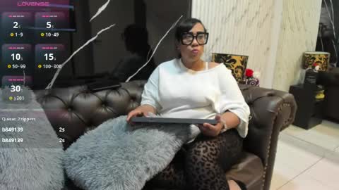 My name is  Miss Karol online show from 06.03.26