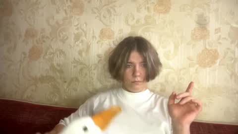 Snapshot of karolnewlin chatting on 04.03.26 Bella online show from 04.03.26