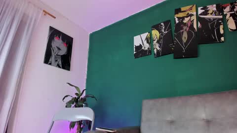 Snapshot of karolsweet_ chatting on 12.13.24 KarolSweet online show from 12.13.24