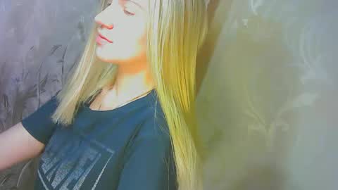 Caroline Fox online show from 09.13.25