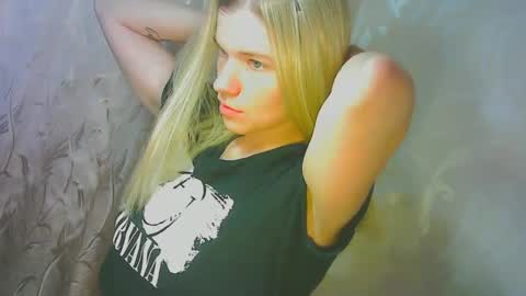 Caroline Fox online show from 09.14.25