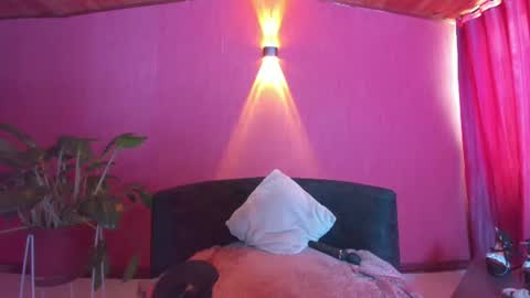 Snapshot of kassandra_james chatting on 06.17.26 kassandra james online show from 06.17.26