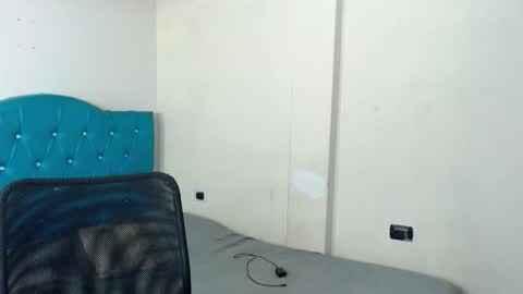 Snapshot of kassandraaa_ chatting on 10.29.25 Kasandra online show from 10.29.25