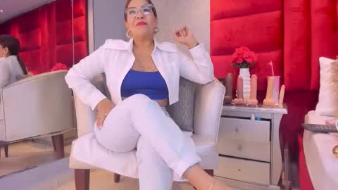 Kasandra Hall online show from 10.08.25