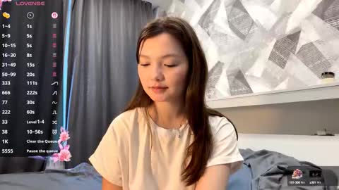 Kira online show from 10.12.25