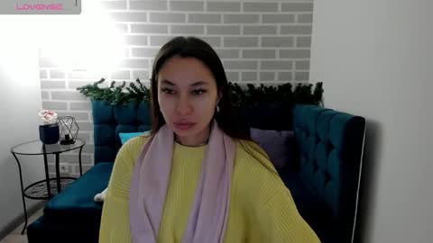 Snapshot of kat__cat chatting on 12.17.25 kat__cat online show from 12.17.25