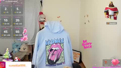 Snapshot of kat_ly_chan chatting on 12.25.24 Kat       online show from 12.25.24