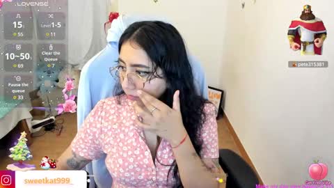 Snapshot of kat_ly_chan chatting on 12.30.24 Kat       online show from 12.30.24