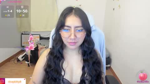 Snapshot of kat_ly_chan chatting on 10.31.25 Kat       online show from 10.31.25