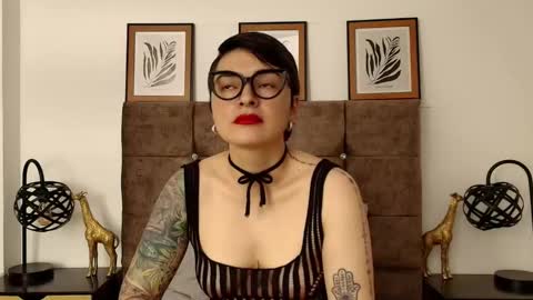 Snapshot of kat_paradisse chatting on 09.17.25 kat paradisse online show from 09.17.25