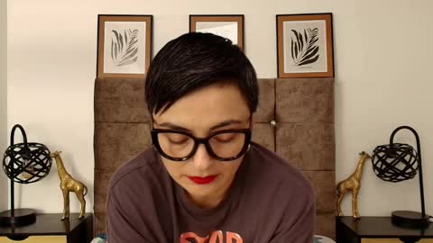 Snapshot of kat_paradisse chatting on 09.21.25 kat paradisse online show from 09.21.25