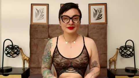 Snapshot of kat_paradisse chatting on 09.26.25 kat paradisse online show from 09.26.25