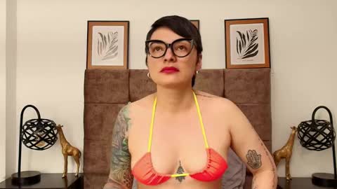 Snapshot of kat_paradisse chatting on 10.05.25 kat paradisse online show from 10.05.25