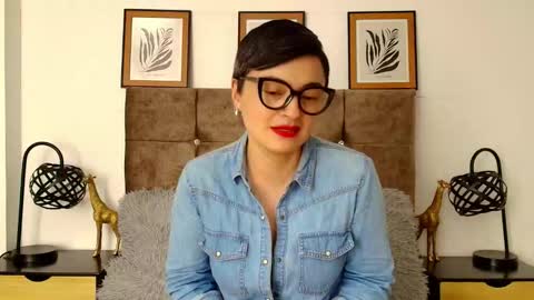 Snapshot of kat_paradisse chatting on 11.12.25 kat paradisse online show from 11.12.25