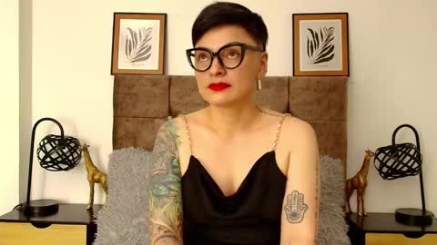 Snapshot of kat_paradisse chatting on 11.13.25 kat paradisse online show from 11.13.25