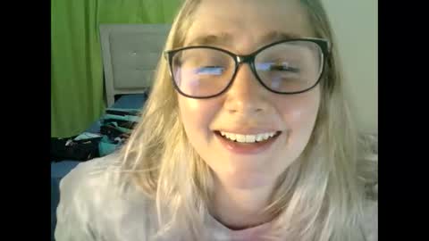 Snapshot of kat_pp chatting on 10.14.25 Kati online show from 10.14.25