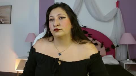 Snapshot of kata_rosse chatting on 10.14.25 kata online show from 10.14.25