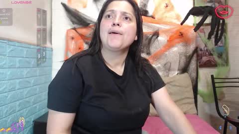 Snapshot of kataleyastiward chatting on 10.28.25 KATA online show from 10.28.25