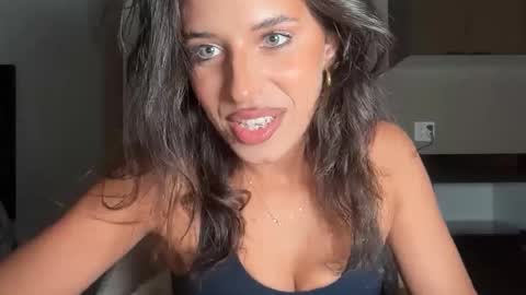 Snapshot of katarasimon chatting on 11.18.25 katarasimon online show from 11.18.25