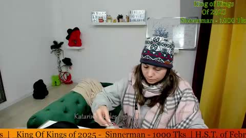 Snapshot of katarina_blades chatting on 02.10.25 online show from 02.10.25