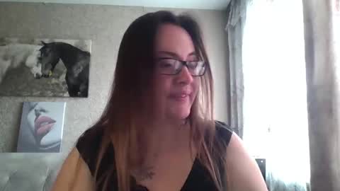 Snapshot of katarios_x chatting on 10.17.25 katarios online show from 10.17.25