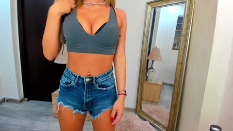 Snapshot of kate_belle chatting on 02.06.25 Kate online show from 02.06.25