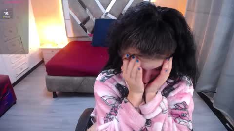 kate_lawrence_ online show from 02.28.25