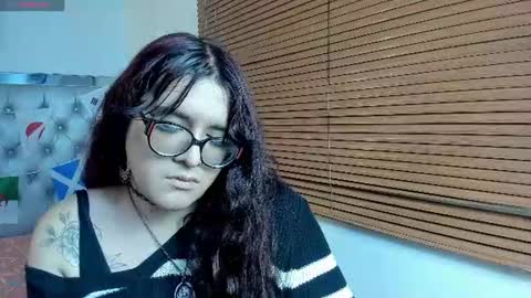 Snapshot of kate_pickman chatting on 07.16.26 kate online show from 07.16.26