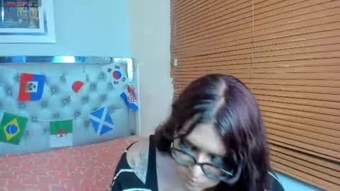 Snapshot of kate_pickman chatting on 07.17.26 kate online show from 07.17.26