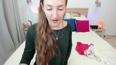 kate_redgar online show from 10.04.25