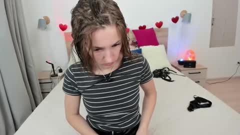 Snapshot of kate_redgar chatting on 02.12.26 kate_redgar online show from 02.12.26