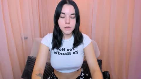 KATE online show from 11.18.25