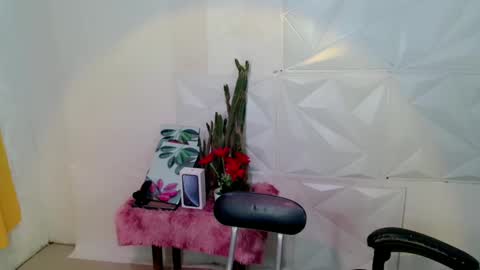 Kate online show from 12.19.24